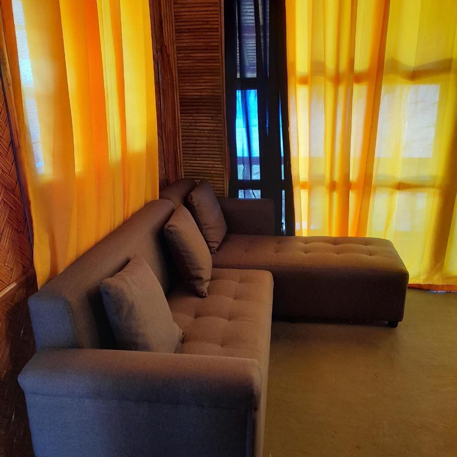 Miley Lodging Restobar New Busuanga Esterno foto