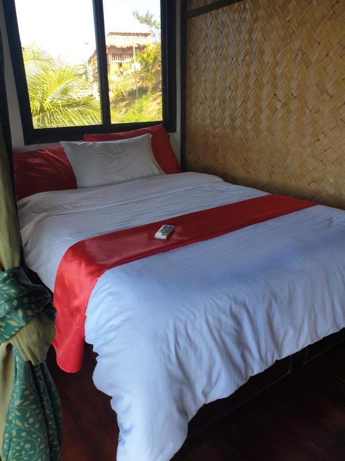Miley Lodging Restobar New Busuanga Esterno foto